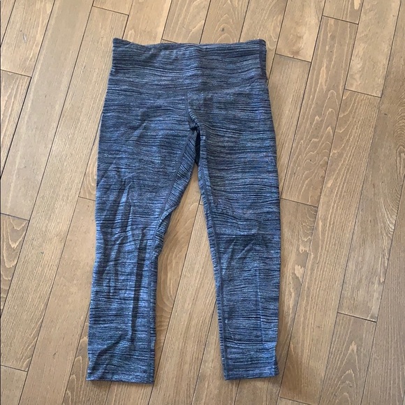 Lululemon Wunder Under printed crop - Picture 3 of 6